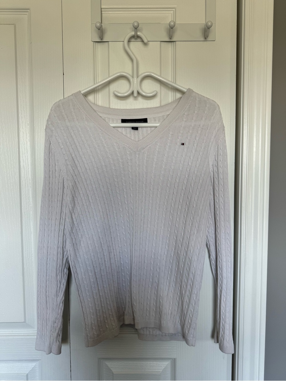 Tommy Hilfiger Women's V-Neck Cable Knit Sweater - Light Gray